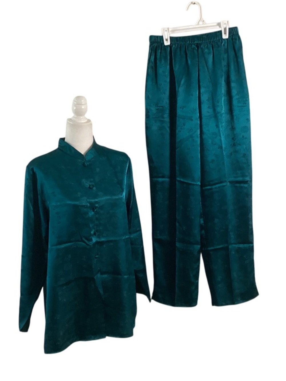 Valerie Stevens Green Satin Two-Piece Lounge Set Pajamas Medium NWT